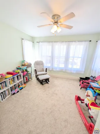 $189,900 | 930 Lawrence Street, Emporia, KS 66801