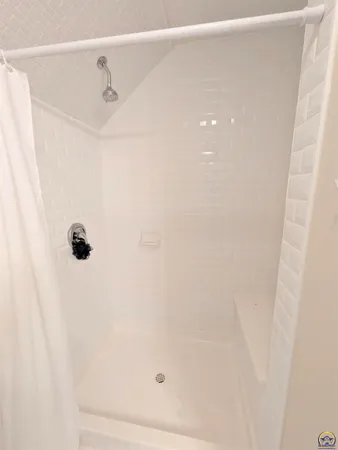 $189,900 | 930 Lawrence Street, Emporia, KS 66801