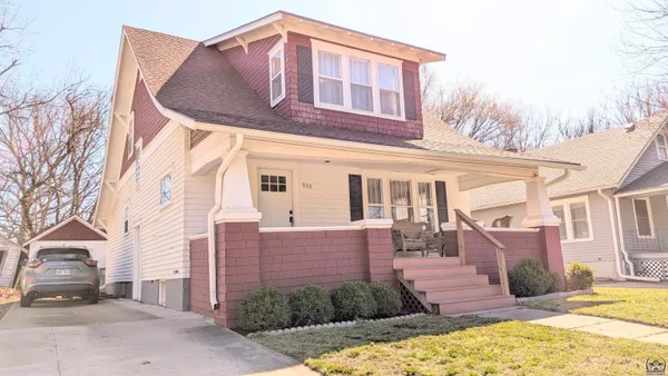 $189,900 | 930 Lawrence Street, Emporia, KS 66801