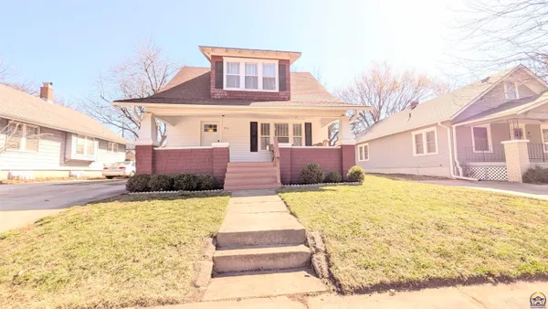 $189,900 | 930 Lawrence Street, Emporia, KS 66801