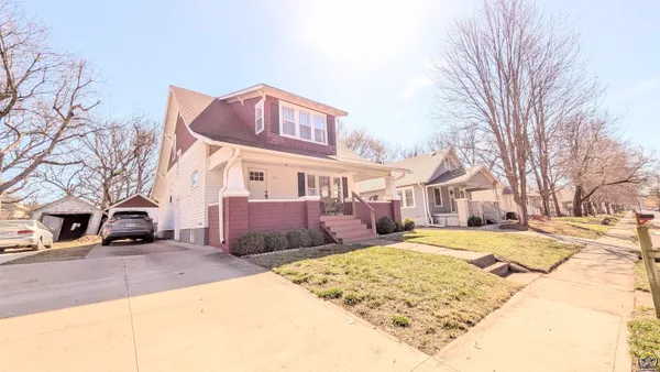 $189,900 | 930 Lawrence Street, Emporia, KS 66801