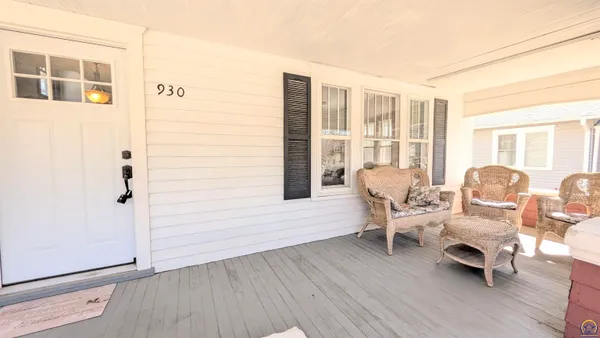 $189,900 | 930 Lawrence Street, Emporia, KS 66801