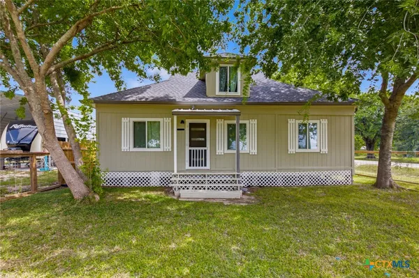 $299,500 | 502 West Houston Avenue, Seadrift, TX 77983
