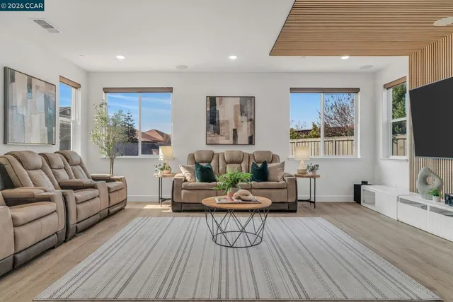 $1,350,000 | 1553-1553 South Perkins Place, Mountain House, CA 95391