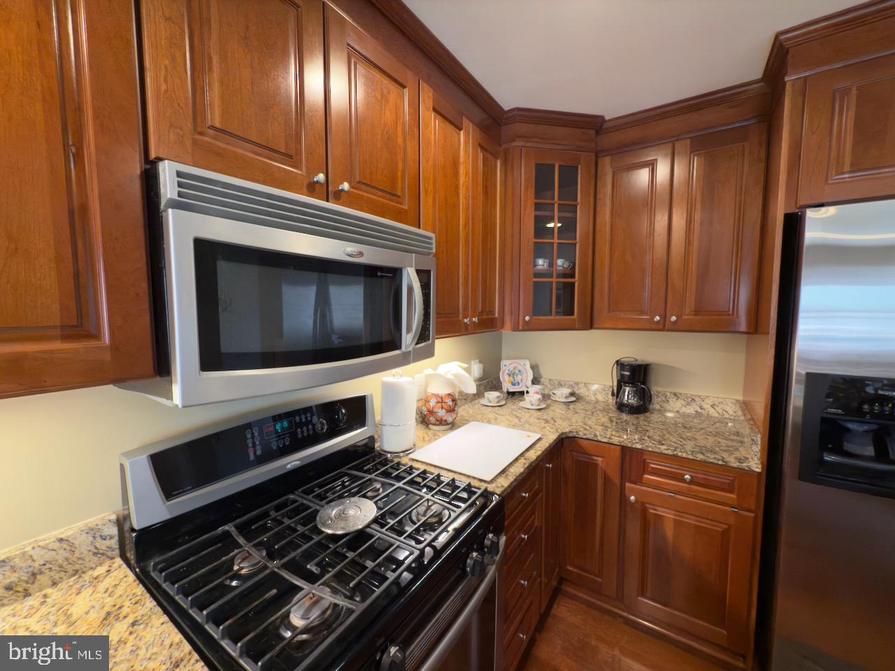 12251 Roundwood Road, Unit 601 Lutherville-Timonium, MD 21093 - Photo 18 of 41 Kitchen with stainless steel appliances
