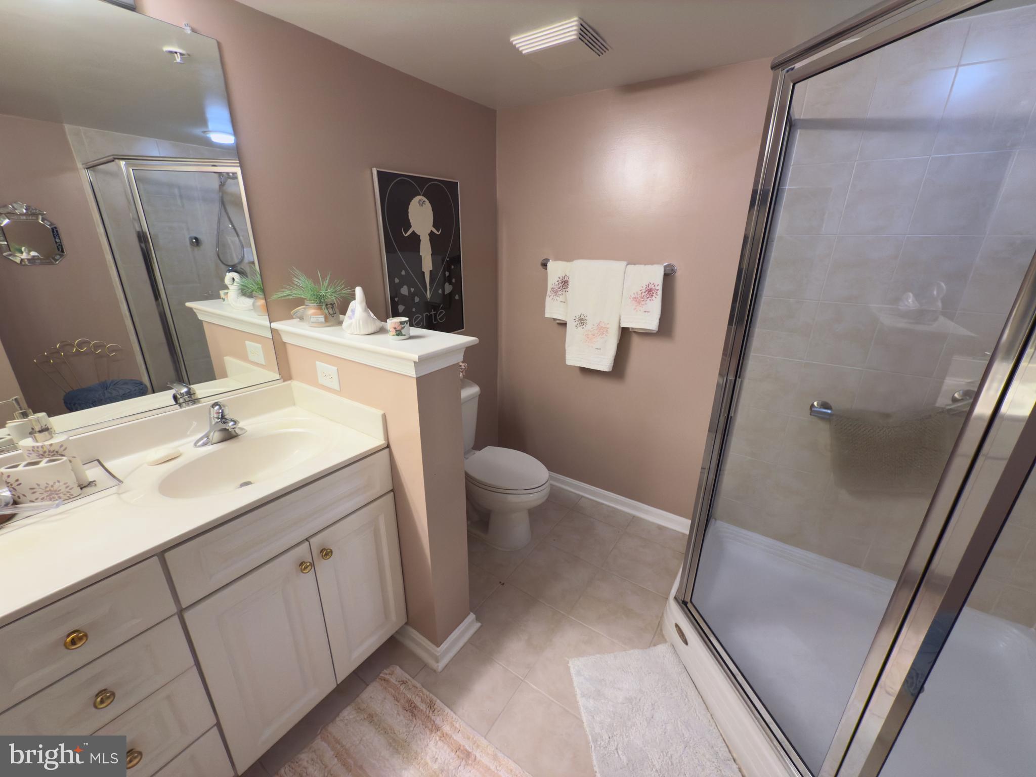 12251 Roundwood Road, Unit 601 Lutherville-Timonium, MD 21093 - Photo 30 of 41 Primary bathroom