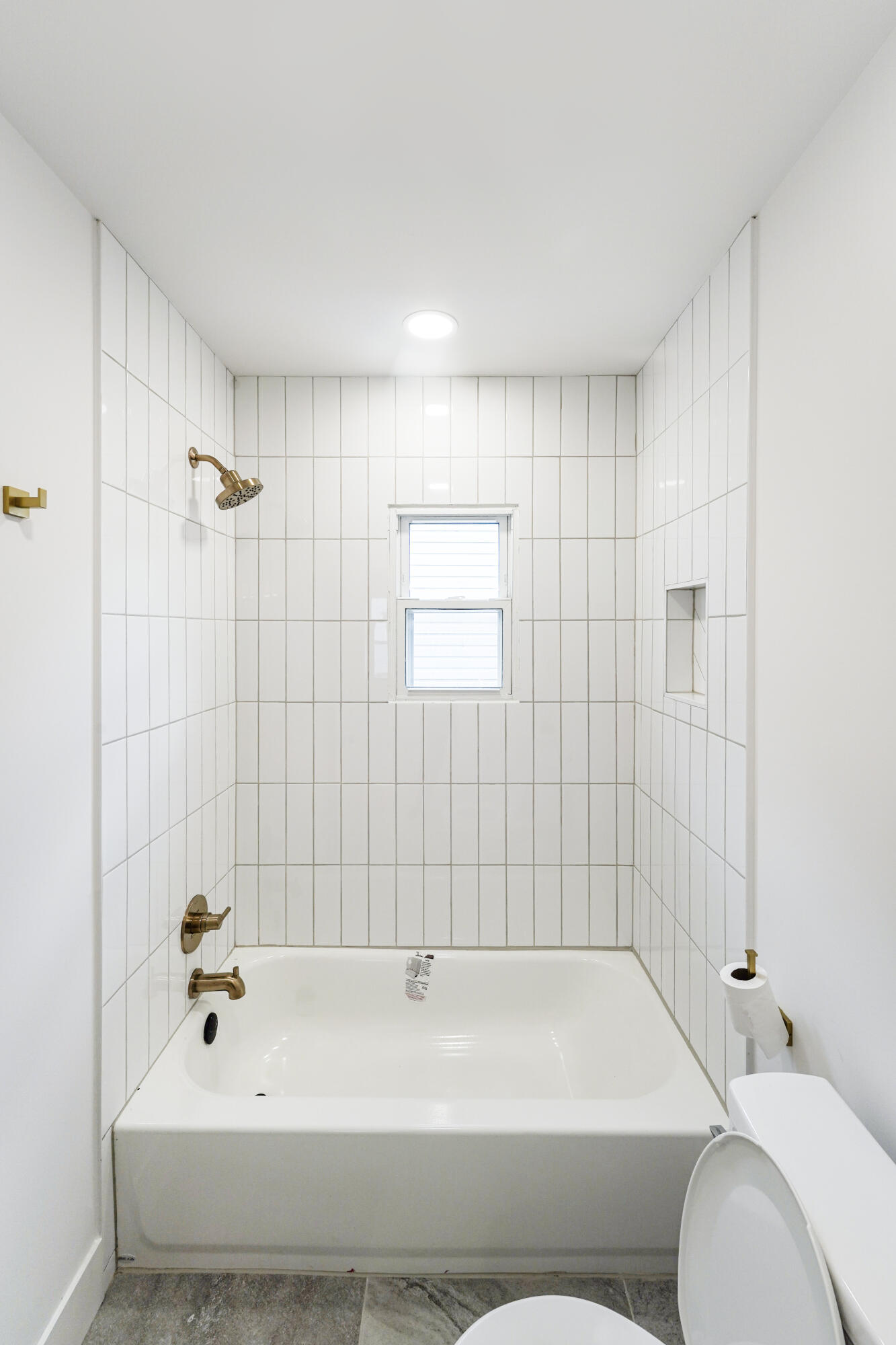 7043 Toepfer Road Warren, MI 48091 - Photo 16 of 50 Photo Oct 23 2025, 2 31 27 PM