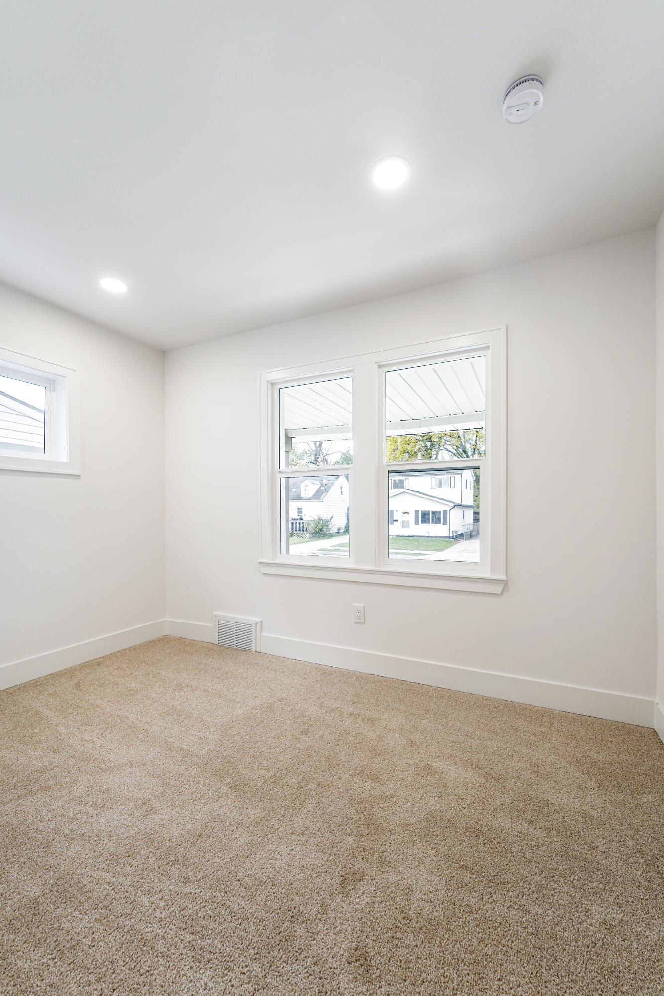 7043 Toepfer Road Warren, MI 48091 - Photo 19 of 50 Photo Oct 23 2025, 2 32 42 PM