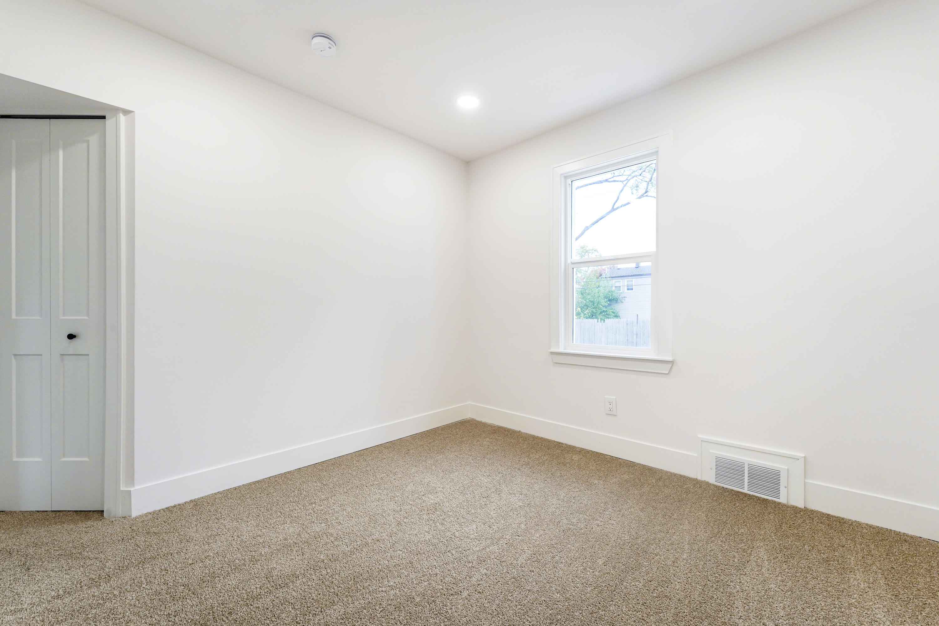 7043 Toepfer Road Warren, MI 48091 - Photo 28 of 50 Photo Oct 23 2025, 2 35 17 PM