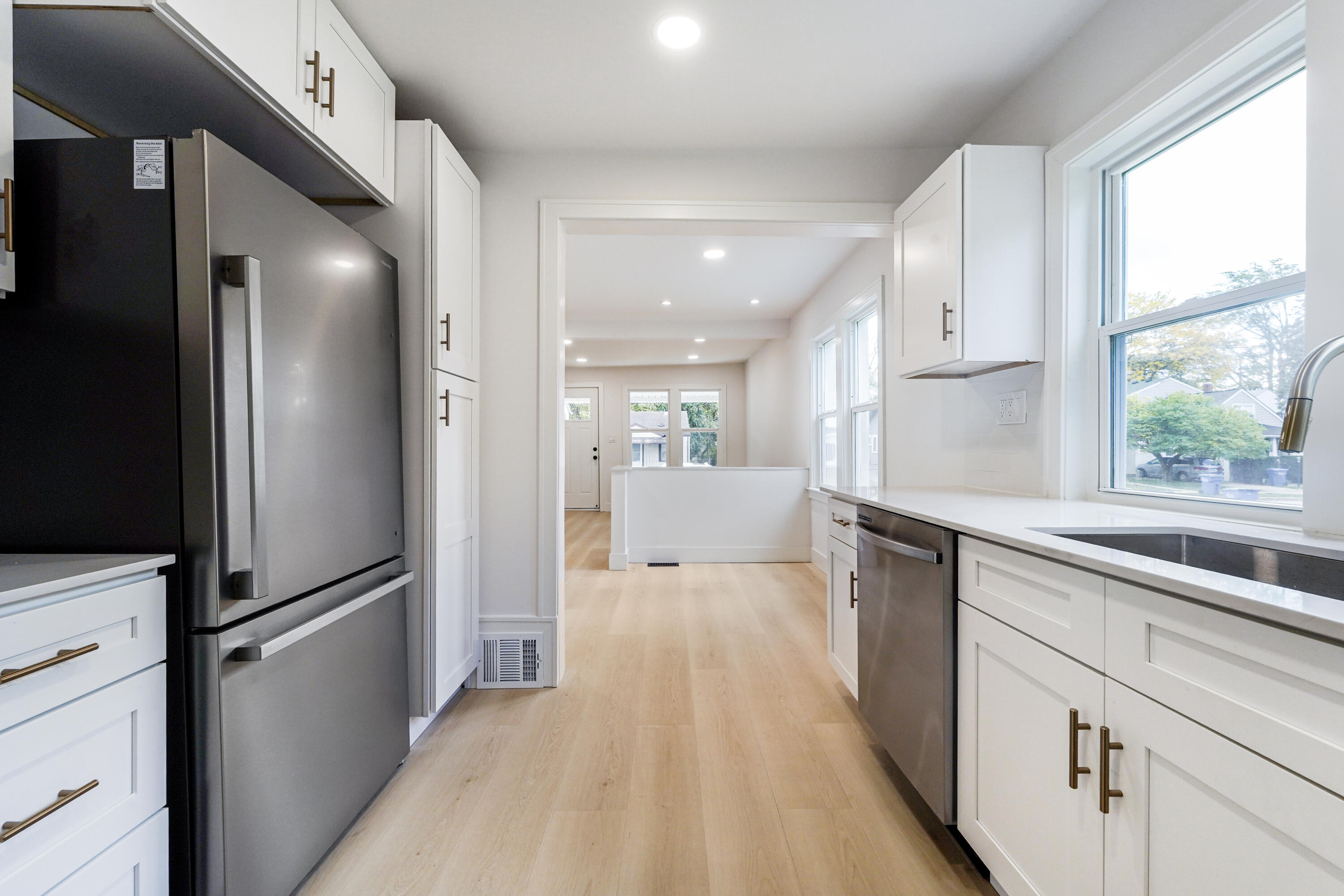 7043 Toepfer Road Warren, MI 48091 - Photo 34 of 50 Photo Oct 23 2025, 2 38 00 PM