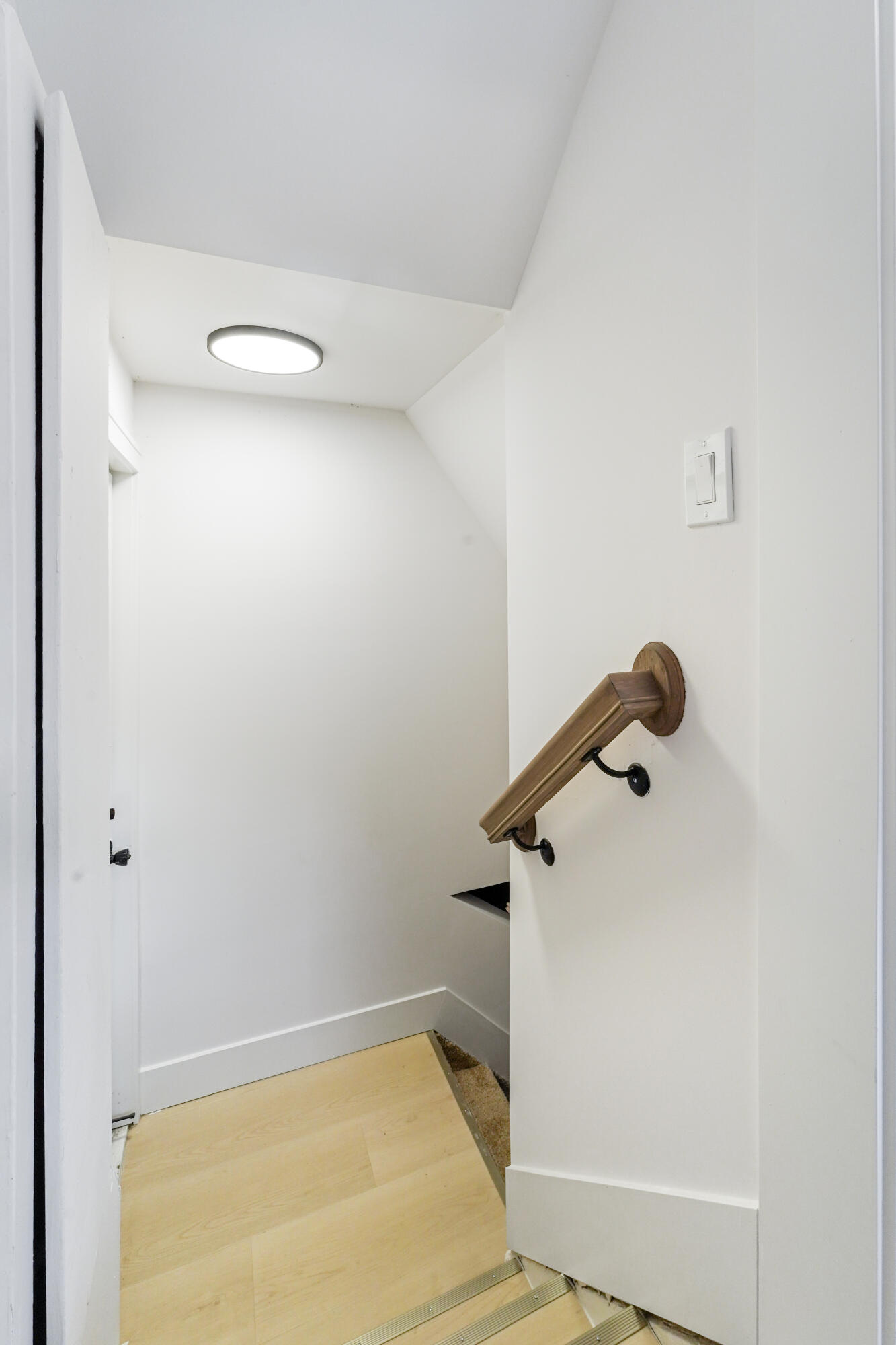 7043 Toepfer Road Warren, MI 48091 - Photo 35 of 50 Photo Oct 23 2025, 2 38 32 PM