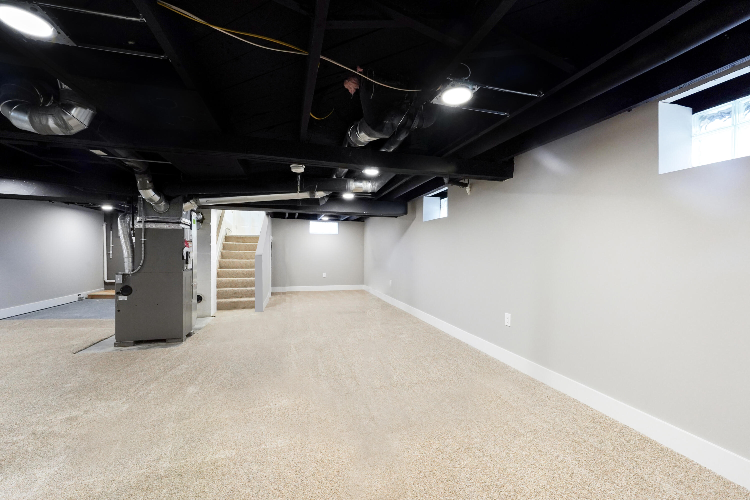 7043 Toepfer Road Warren, MI 48091 - Photo 42 of 50 Photo Oct 23 2025, 2 41 14 PM