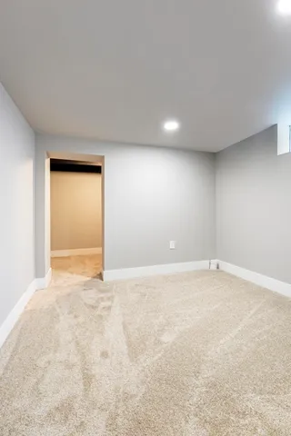 $159,900 | 7043 Toepfer Road, Warren, MI 48091