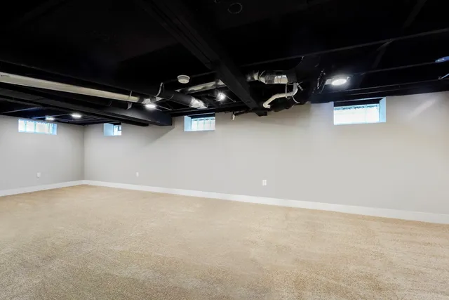 $159,900 | 7043 Toepfer Road, Warren, MI 48091