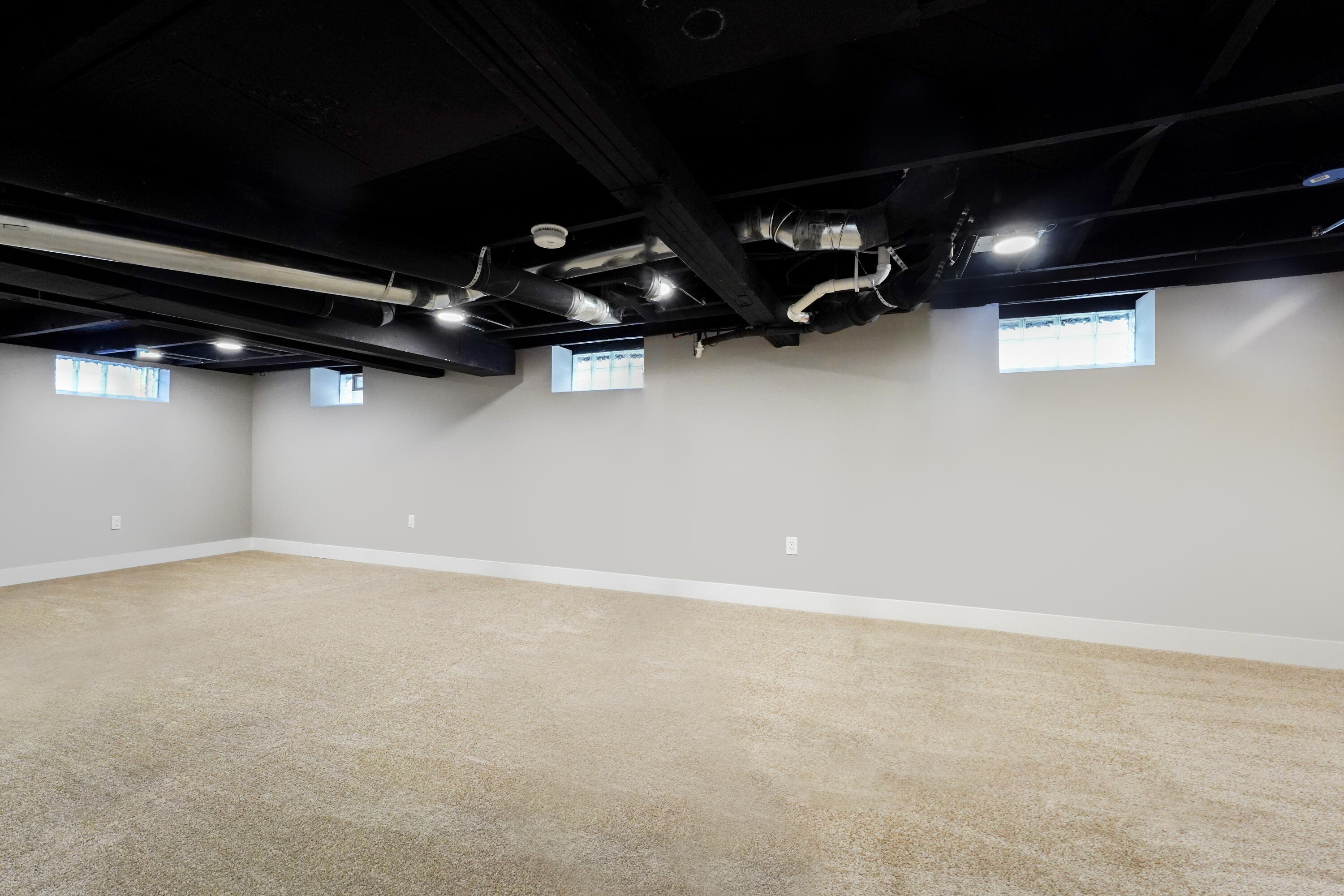 7043 Toepfer Road Warren, MI 48091 - Photo 47 of 50 Photo Oct 23 2025, 2 42 39 PM