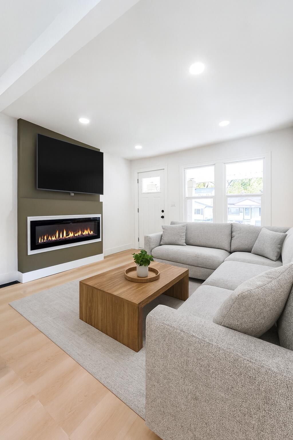 7043 Toepfer Road Warren, MI 48091 - Photo 5 of 50 Photo Oct 24 2025, 10 01 13 AM