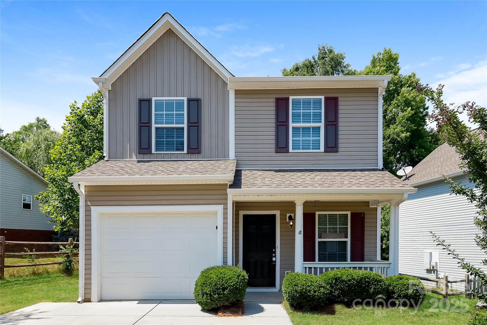 437 Danielle Way Fort Mill, SC 29715 - Photo 1 of 15 front view of a house and a yard