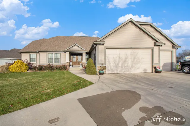 $795,000 | 3111 Sandy Drive Southwest, Wyoming, MI 49418