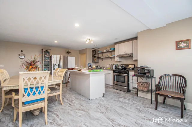 $795,000 | 3111 Sandy Drive Southwest, Wyoming, MI 49418