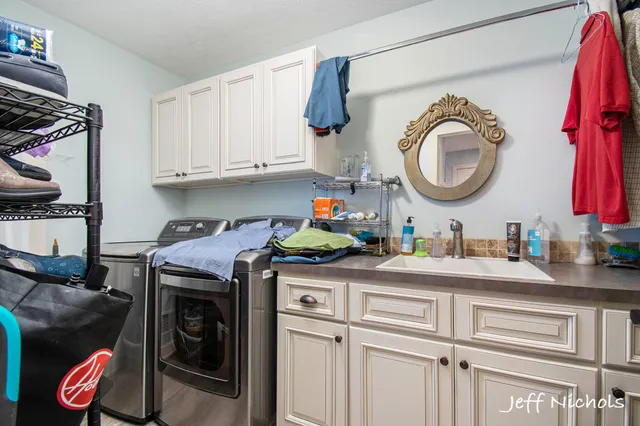 $795,000 | 3111 Sandy Drive Southwest, Wyoming, MI 49418