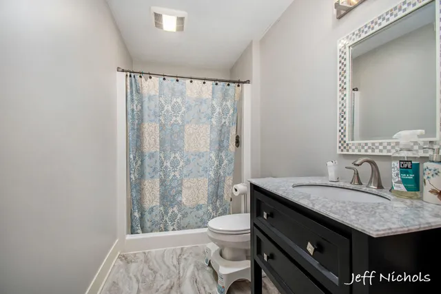 $795,000 | 3111 Sandy Drive Southwest, Wyoming, MI 49418