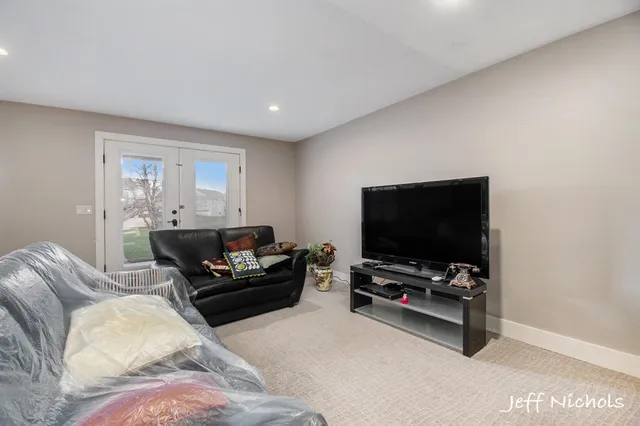 $795,000 | 3111 Sandy Drive Southwest, Wyoming, MI 49418