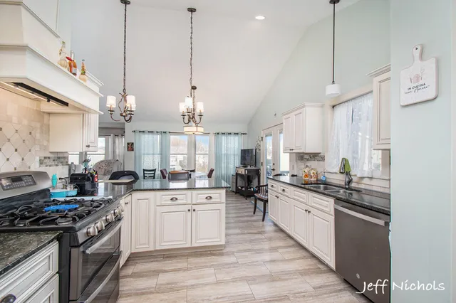 $795,000 | 3111 Sandy Drive Southwest, Wyoming, MI 49418