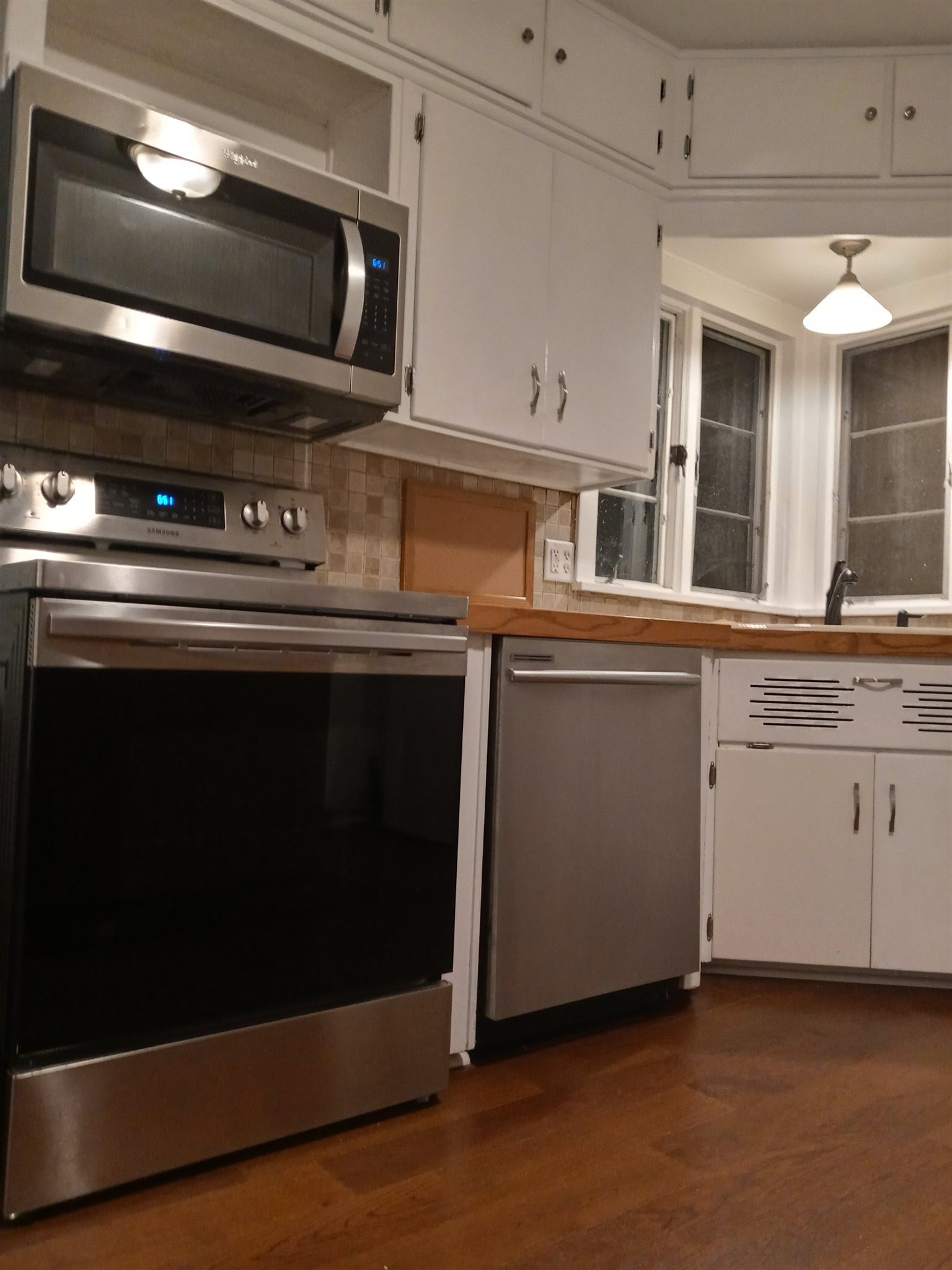 529 East Main Street Butler, IN 46721 - Photo 4 of 19
