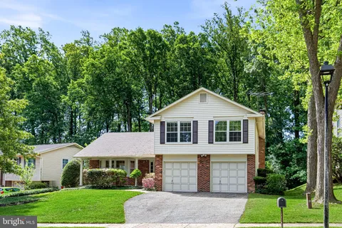 $900,000 | 7207 Neaptide Lane, Burke, VA 22015