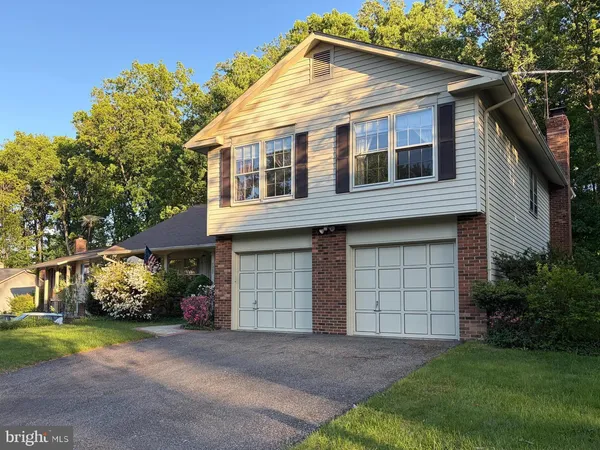$900,000 | 7207 Neaptide Lane, Burke, VA 22015