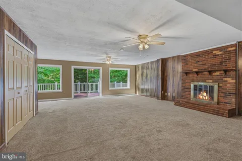 $900,000 | 7207 Neaptide Lane, Burke, VA 22015