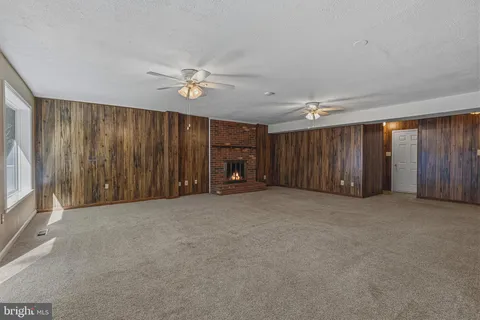$900,000 | 7207 Neaptide Lane, Burke, VA 22015