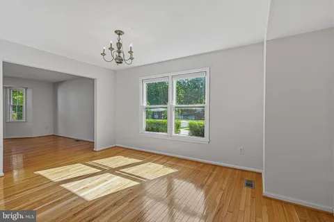 $900,000 | 7207 Neaptide Lane, Burke, VA 22015