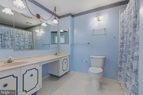 $900,000 | 7207 Neaptide Lane, Burke, VA 22015