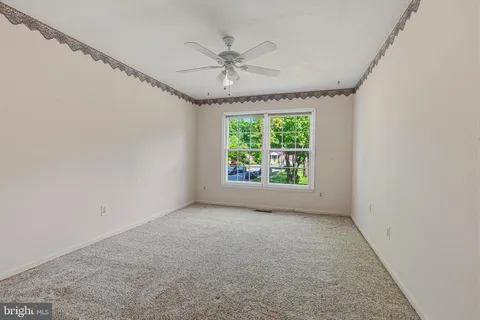 $900,000 | 7207 Neaptide Lane, Burke, VA 22015