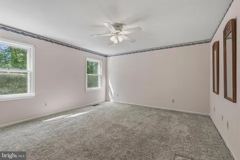 $900,000 | 7207 Neaptide Lane, Burke, VA 22015
