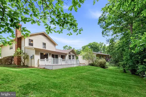 $900,000 | 7207 Neaptide Lane, Burke, VA 22015