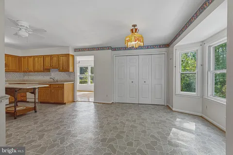 $900,000 | 7207 Neaptide Lane, Burke, VA 22015