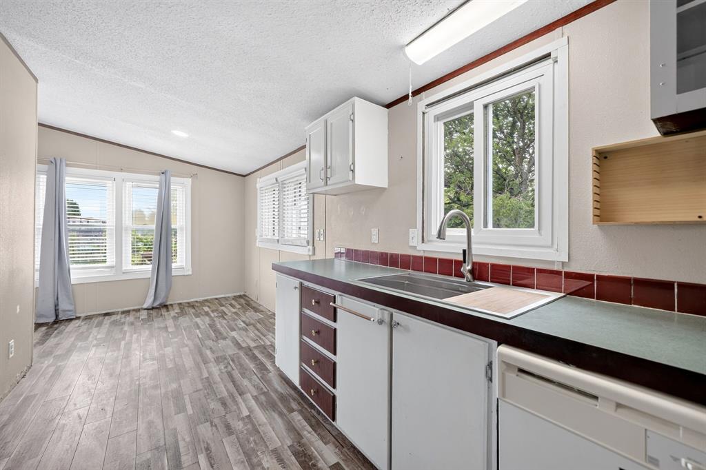 929 West Sterrett Road Waxahachie, TX 75167 - Photo 6 of 40