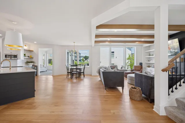 $1,375,000 | 16370 62nd Place North, Maple Grove, MN 55311