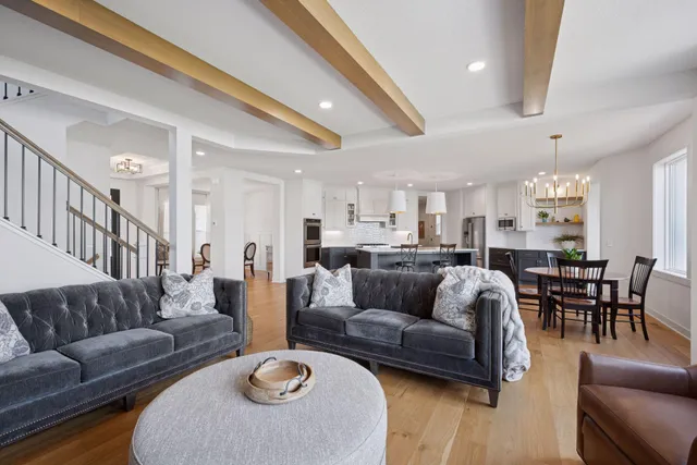 $1,375,000 | 16370 62nd Place North, Maple Grove, MN 55311