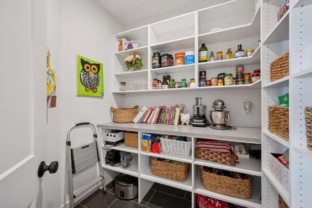 $1,375,000 | 16370 62nd Place North, Maple Grove, MN 55311