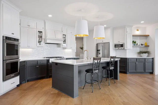 $1,375,000 | 16370 62nd Place North, Maple Grove, MN 55311