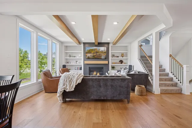 $1,375,000 | 16370 62nd Place North, Maple Grove, MN 55311