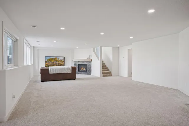 $1,375,000 | 16370 62nd Place North, Maple Grove, MN 55311