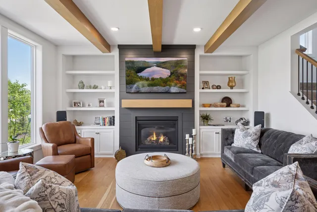 $1,375,000 | 16370 62nd Place North, Maple Grove, MN 55311