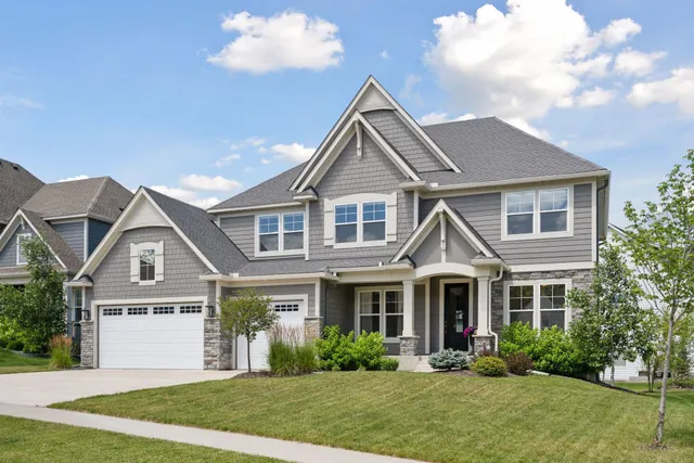 $1,375,000 | 16370 62nd Place North, Maple Grove, MN 55311