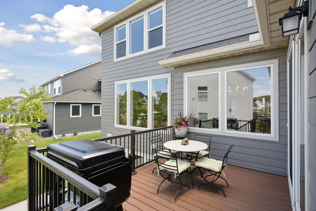 $1,375,000 | 16370 62nd Place North, Maple Grove, MN 55311