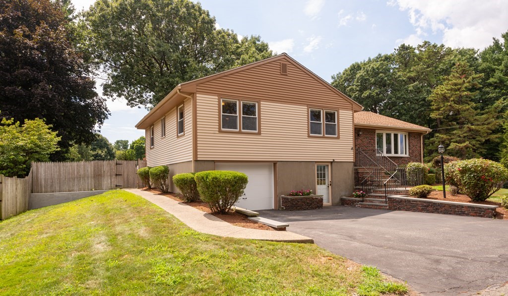 24 Evergreen Road Stoneham, MA 02180 - Photo 3 of 27 Gallery Image 3