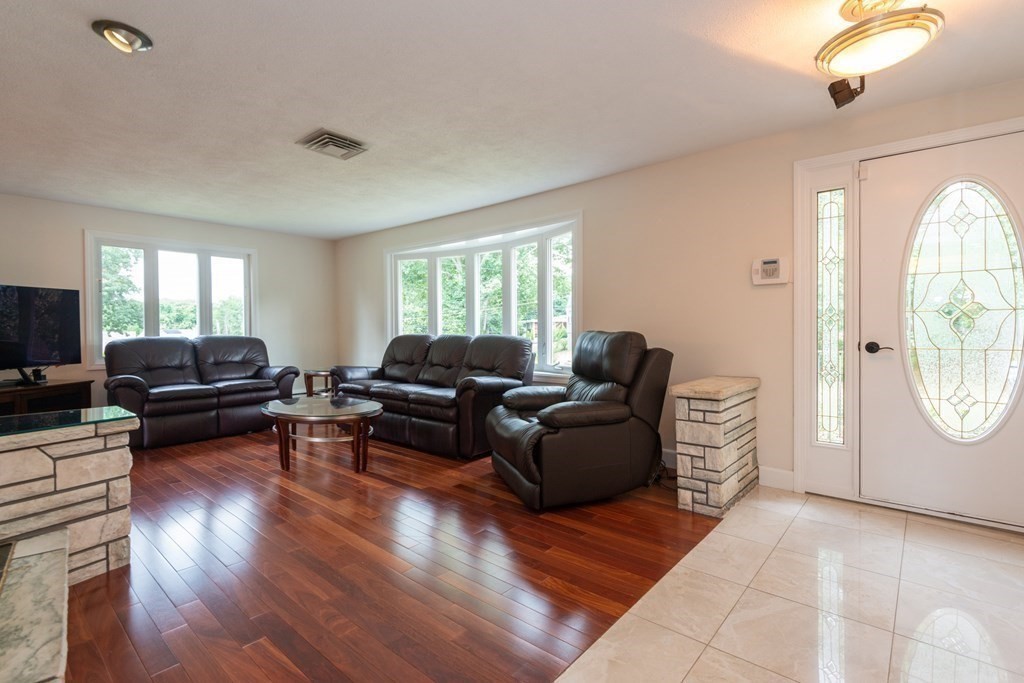 24 Evergreen Road Stoneham, MA 02180 - Photo 10 of 27 Gallery Image 10
